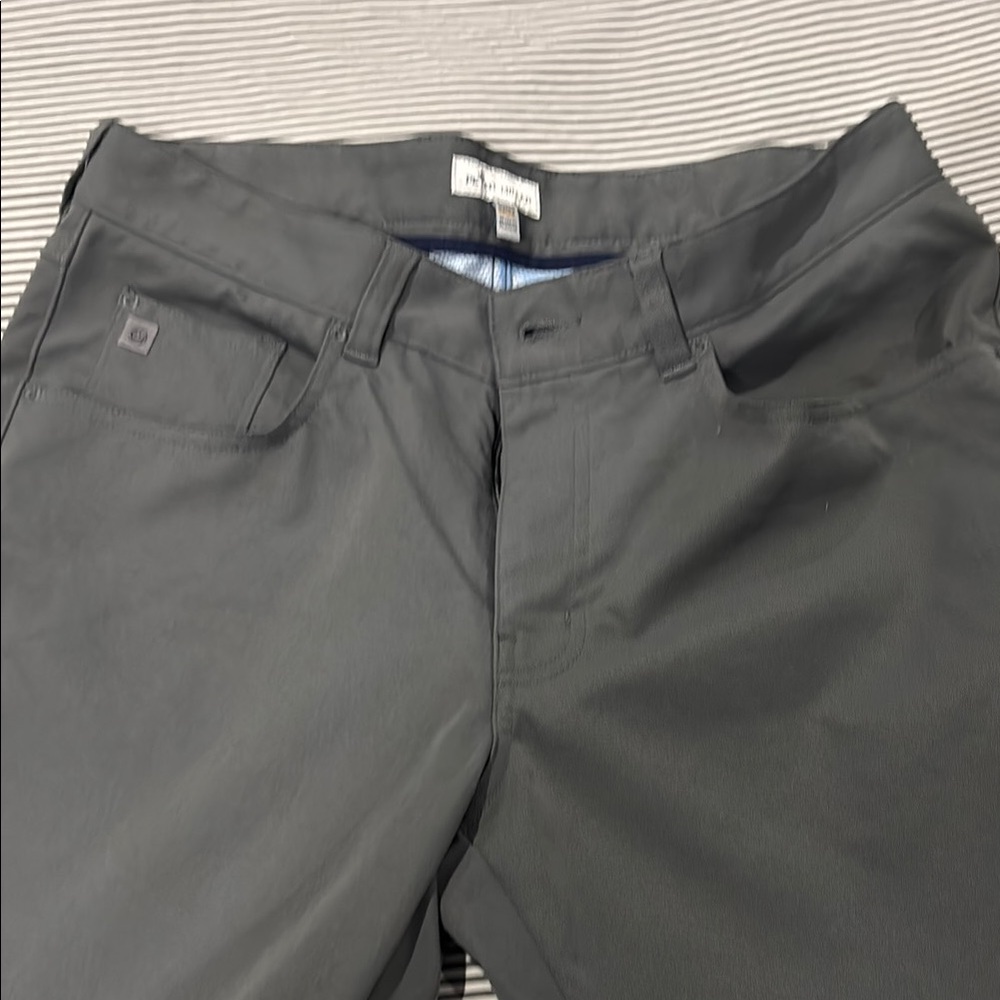 Peter Millar Grey Five Pocket Pants, 32x32. Beautiful Condition. Performance.
